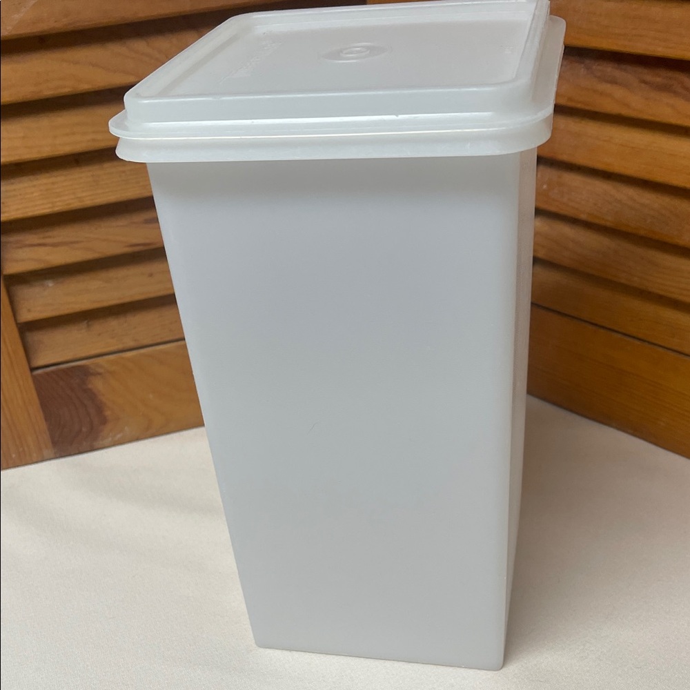 Vintage Tupperware Translucent Kitchen Storage Container - Picture 5 of 16